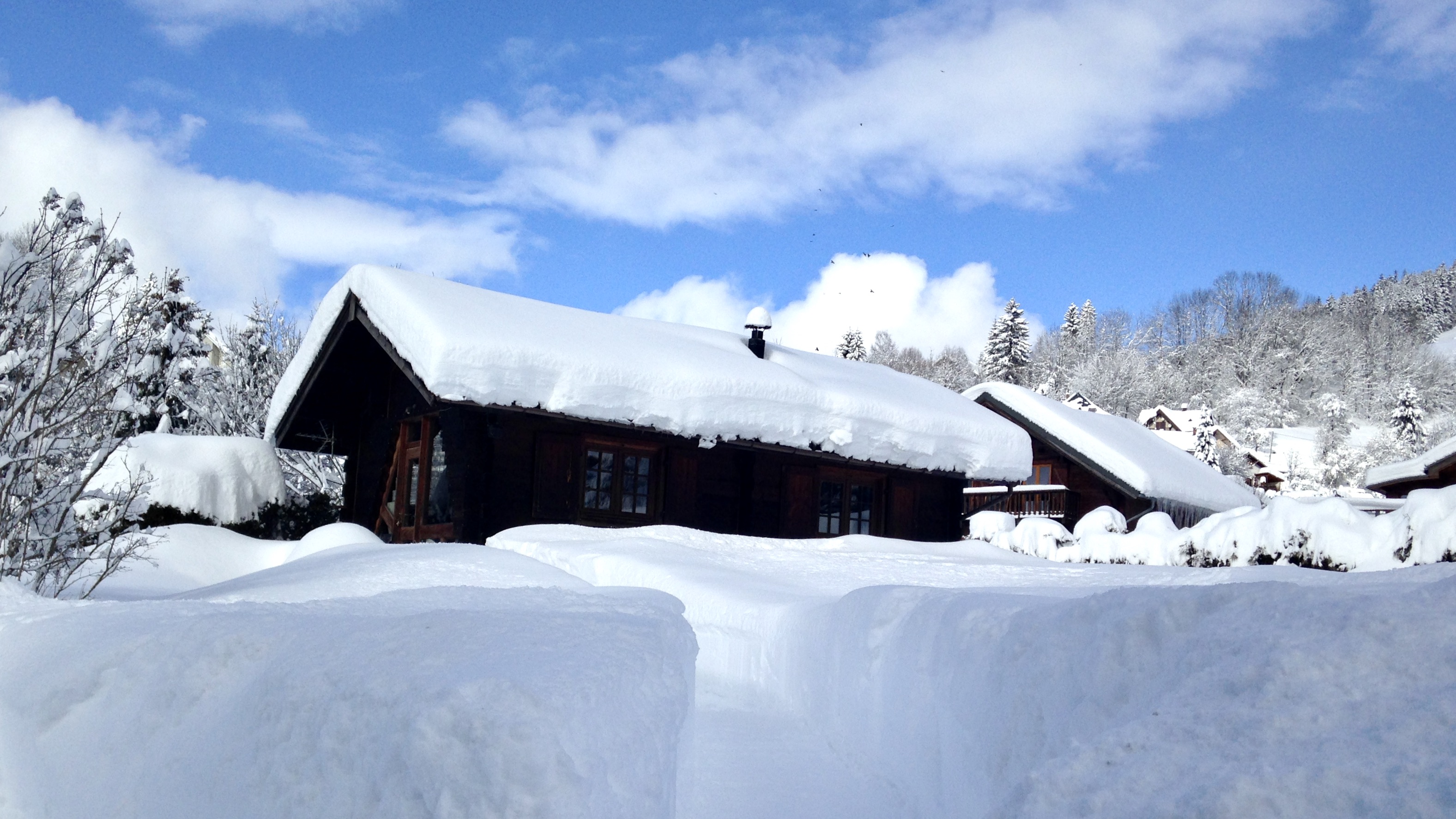 “LE PETIT SKIEUR – LE CHALET“